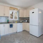 Vilă Caretta In - Sleeps 6 - Private Pool