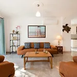 Caretta In - Sleeps 6 - Private Pool Vilă *
