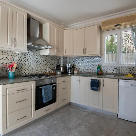 Caretta In - Sleeps 6 - Private Pool