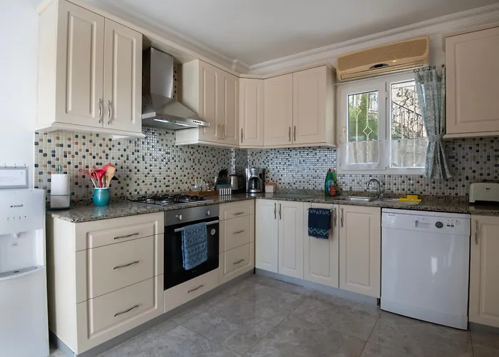 Caretta In - Sleeps 6 - Private Pool