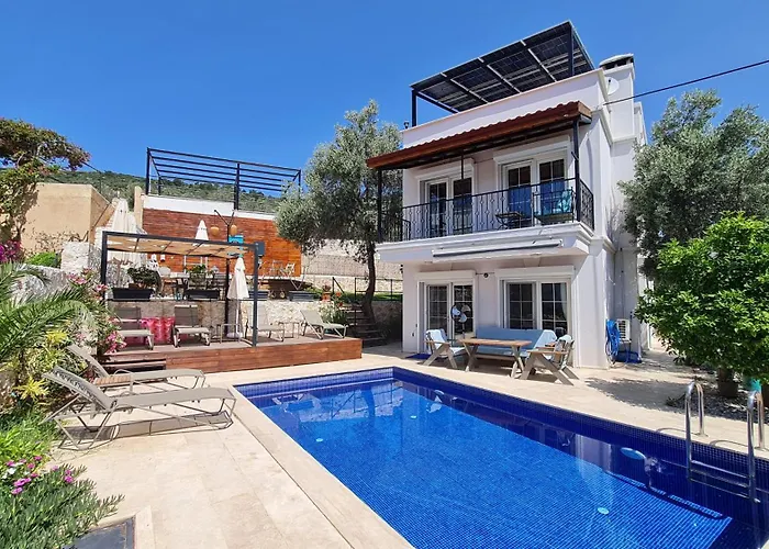 Villa Caretta In - Sleeps 6 - Private Pool Kalkan