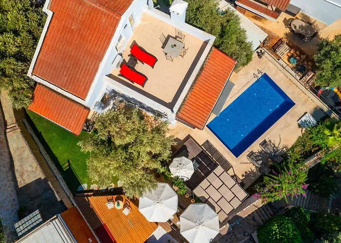Villa Caretta In - Sleeps 6 - Private Pool *